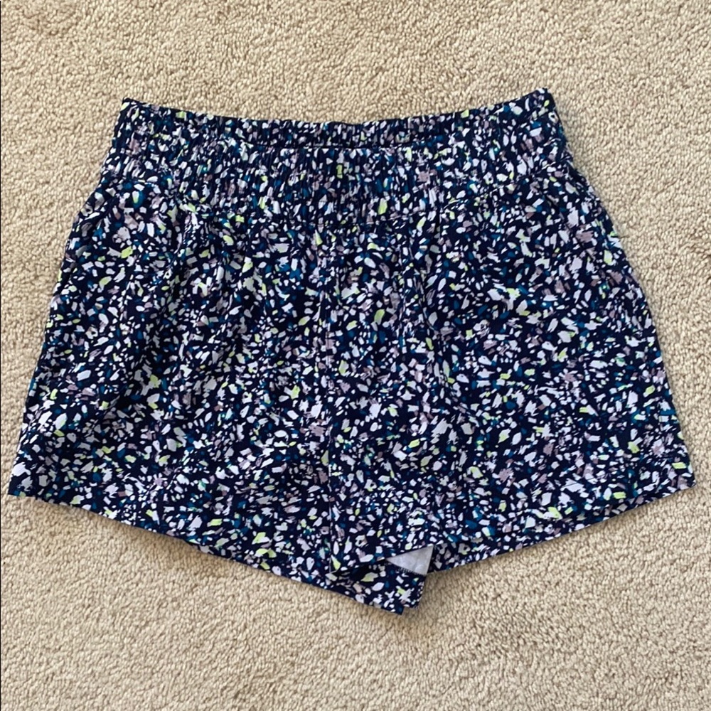 Women’s Athleta Weekender Run Short Size XS New Without Tag Multicolored